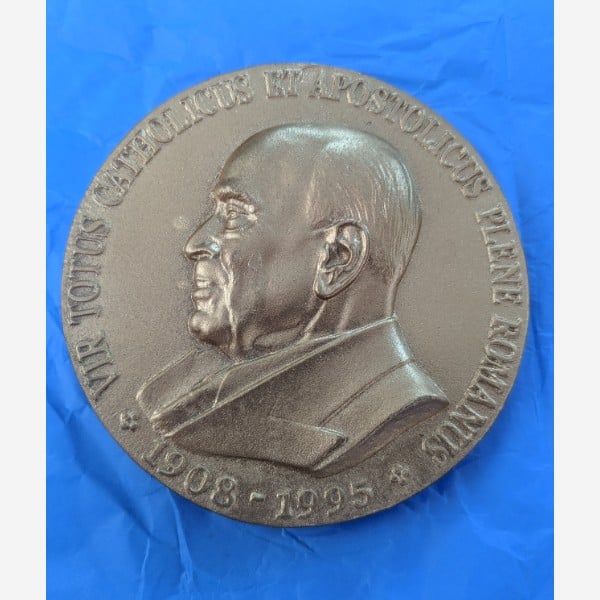 Medalhão Nsra. Fátima com Plínio Correia de Oliveira
